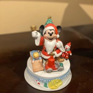 1991 Vintage Disney Mickey Collectible 1/5000!